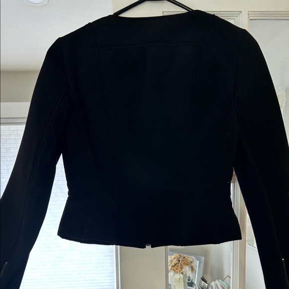 Like new BCBG fitted blazer - Picture 2 of 3